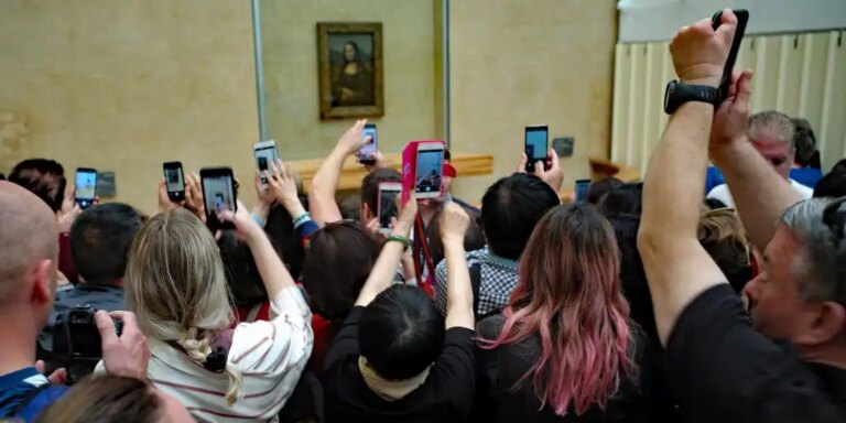 El Louvre estudia trasladar a la Mona Lisa a una sala especial por 500 millones de euros