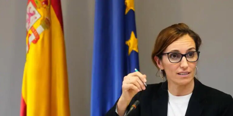 Una polémica de Mónica García destapa la falta de medios