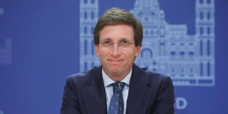 ¿Quién va a sustituir a Almeida en la alcaldía de Madrid durante su luna de miel con Teresa Urquijo?
