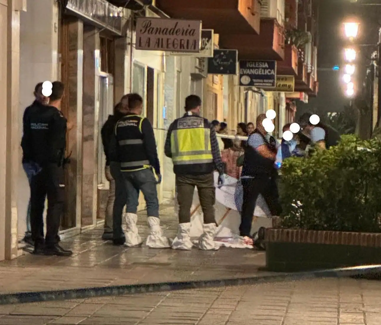 Muere un hombre y una mujer resulta herida en un doble apuñalamiento en Fuengirola