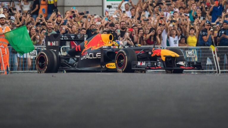 El 'show run' de Checo Pérez en Madrid fue un éxito