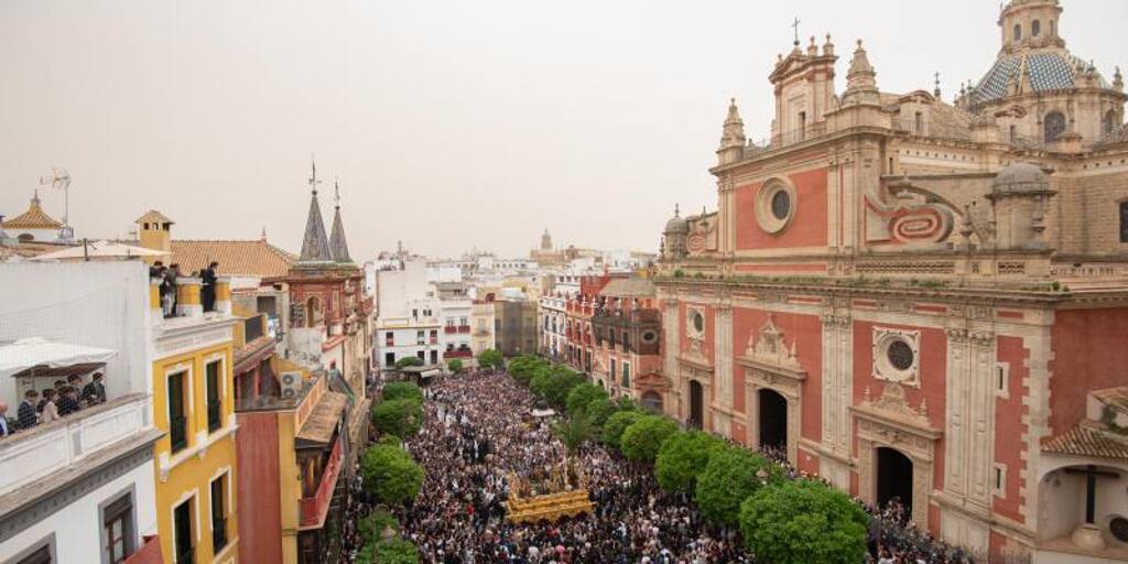La Semana Santa de Sevilla de 2024 registró un 42% menos de movimiento de público
