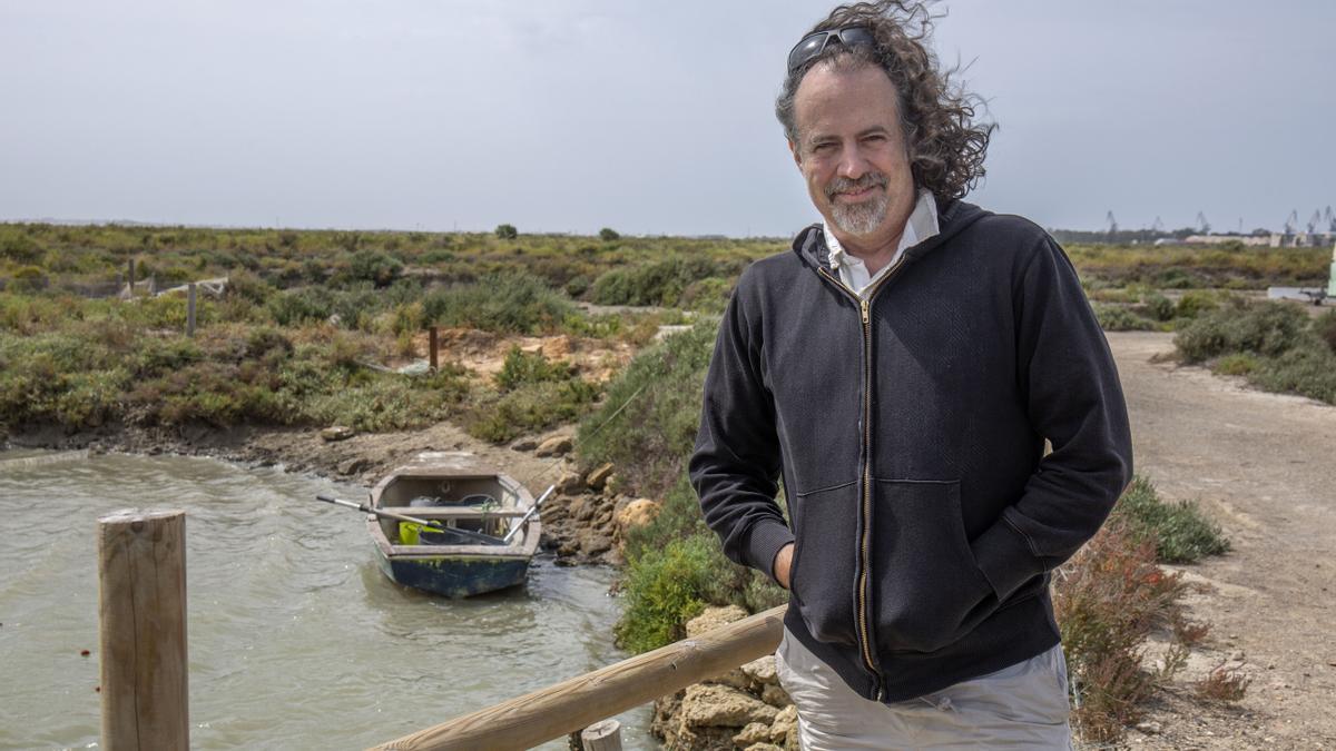 Manuel Maqueda: "Una civilización inteligente no pondría su comida y bebida en plásticos".