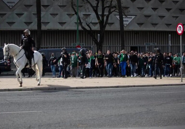 La Comisión antiviolencia pidió al Betis y al Sevilla alejar a las aficiones de la llegada de los equipos sevillanos