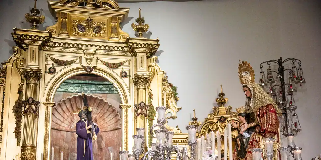 Los Tres Barrios peregrinan al Gran Poder con la Candelaria de Madre Dios