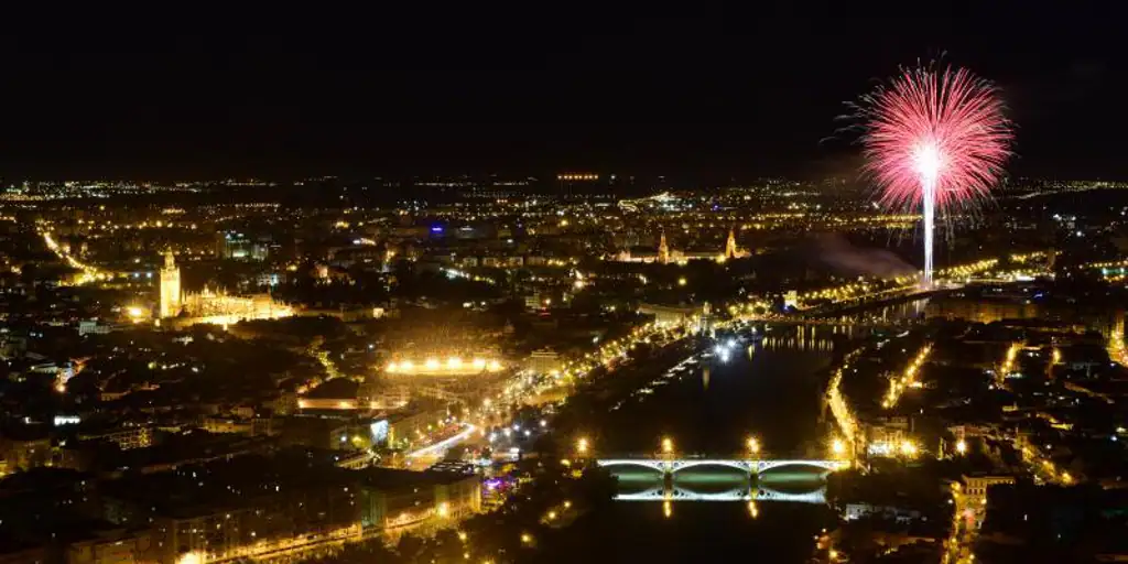 fuegos artificiales y cierre de casetas a la medianoche