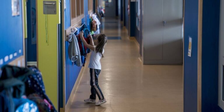 Una profesora se querella con su escuela tras ser acusada de obligar a dos niños a lavarse la boca con jabón