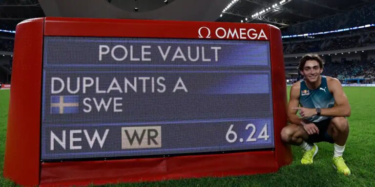 Duplantis bate el récord del mundo de pértiga con un salto de 6,24
