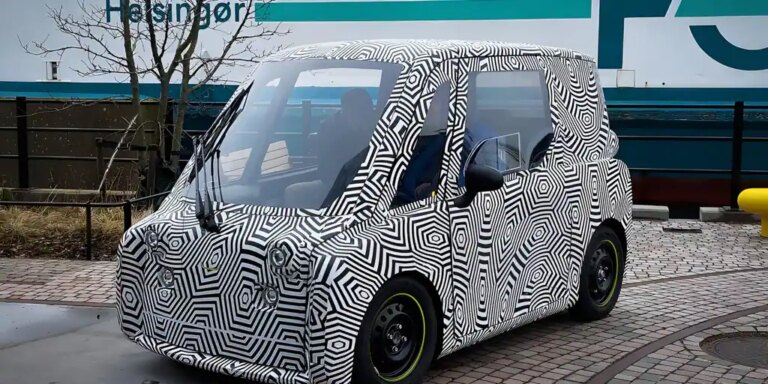 El coche diseñado con impresión en 3D que se maneja con un joystick