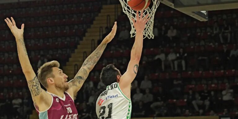 Un final cruel para un Betis de mucho corazón (73-74)