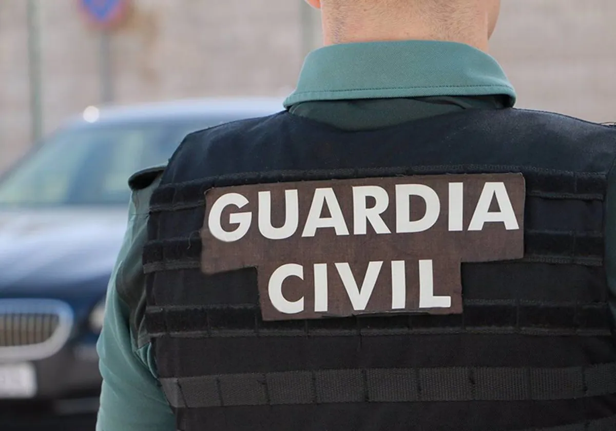 Encuentran el cadáver de un joven en una playa de Níjar