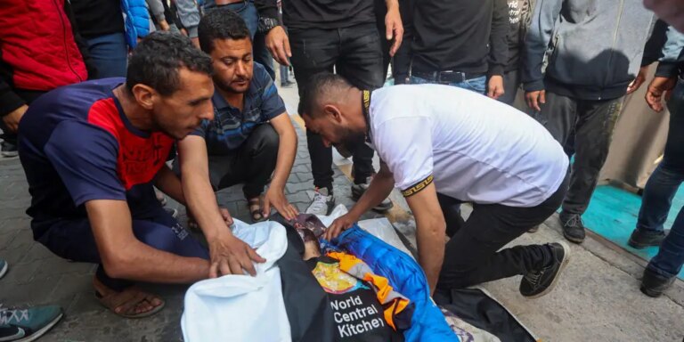 El ataque israelí a empleados humanitarios tensa todavía más la relación con EE.UU.