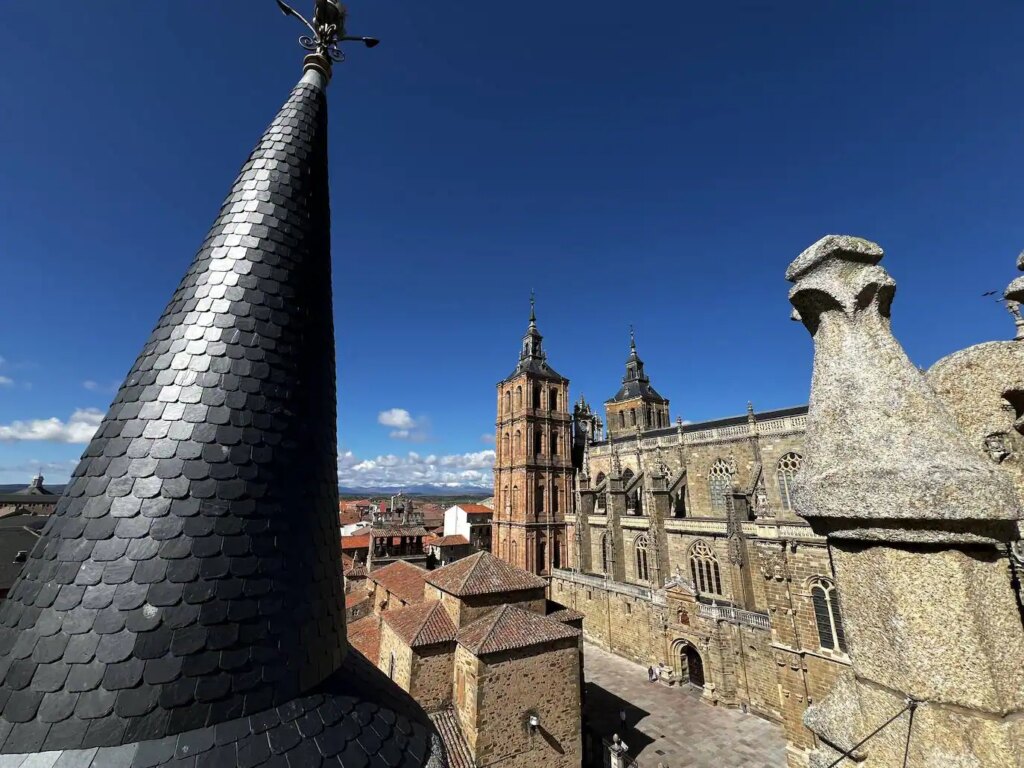 El Palacio Gaudí de Astorga desvela sus escondites