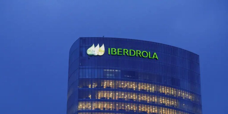 Iberdrola se adjudica el suministro de electricidad renovable de Paradores por 6,9 millones de euros