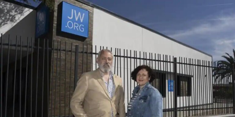 La condena a un eterno ostracismo de los ex testigos de Jehová