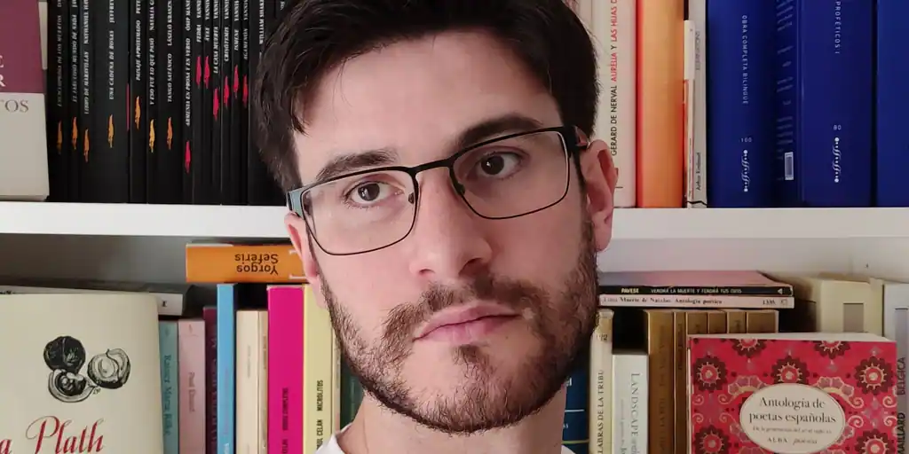 «Me parece un error expulsar de la poesía ciertas cosas de la realidad que nos rodea, como el manga y el anime»