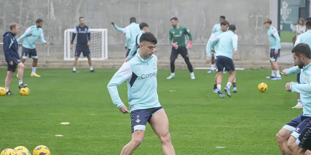 Marc Roca apunta a regresar con el equipo para Mestalla
