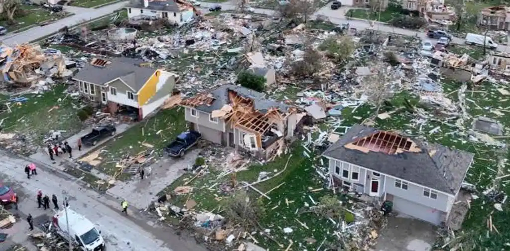 decenas de tornados azotan el centro del país y arrasan varios domicilios en Nebraska