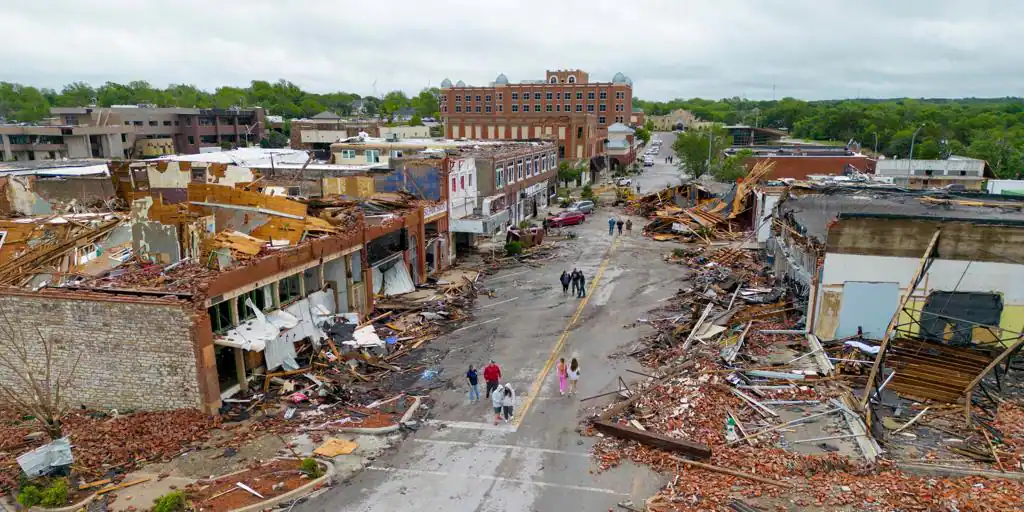 Al menos cinco muertos, incluido un bebé, por los tornados en Oklahoma (EE.UU.)