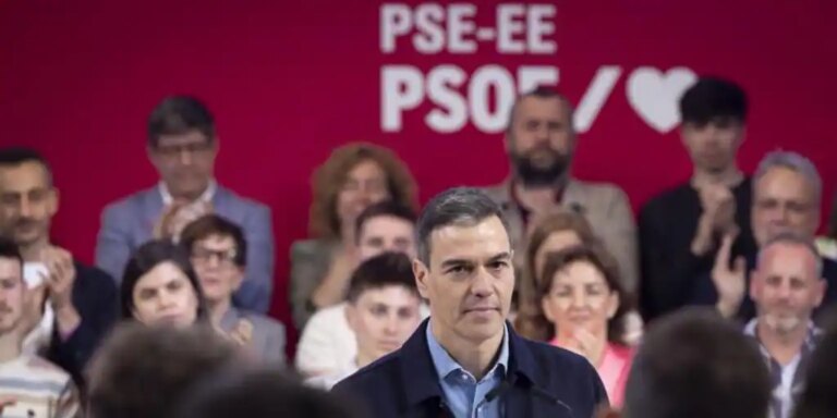 obvia a Bildu y PNV y tacha a Feijóo de «máquina de lodo»