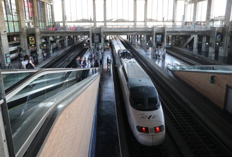 Renfe convoca una oferta de empleo público para incorporar 650 trabajadores: puestos y cómo inscribirse
