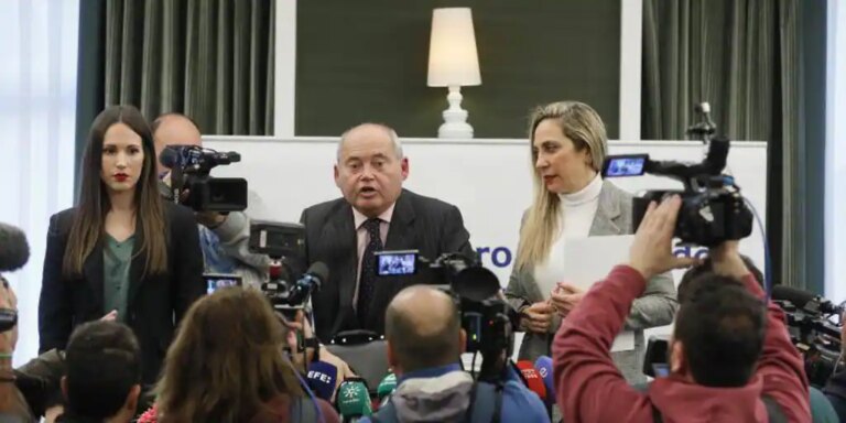 el abogado de la familia del cabo pide al juez militar que archive el expediente a Luis Romero