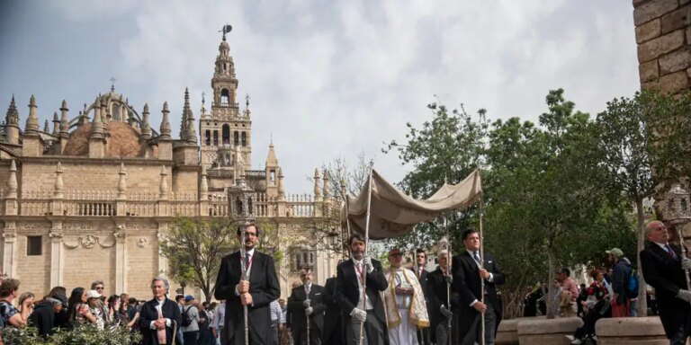 Los impedidos del Sagrario recibieron la comunión en el cierre de la octava de pascua