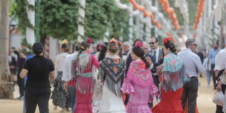 Solo 54.000 sevillanos se han descargado el código para votar en el referéndum de la Feria de Abril de Sevilla