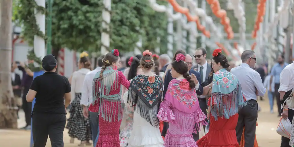 Solo 54.000 sevillanos se han descargado el código para votar en el referéndum de la Feria de Abril de Sevilla