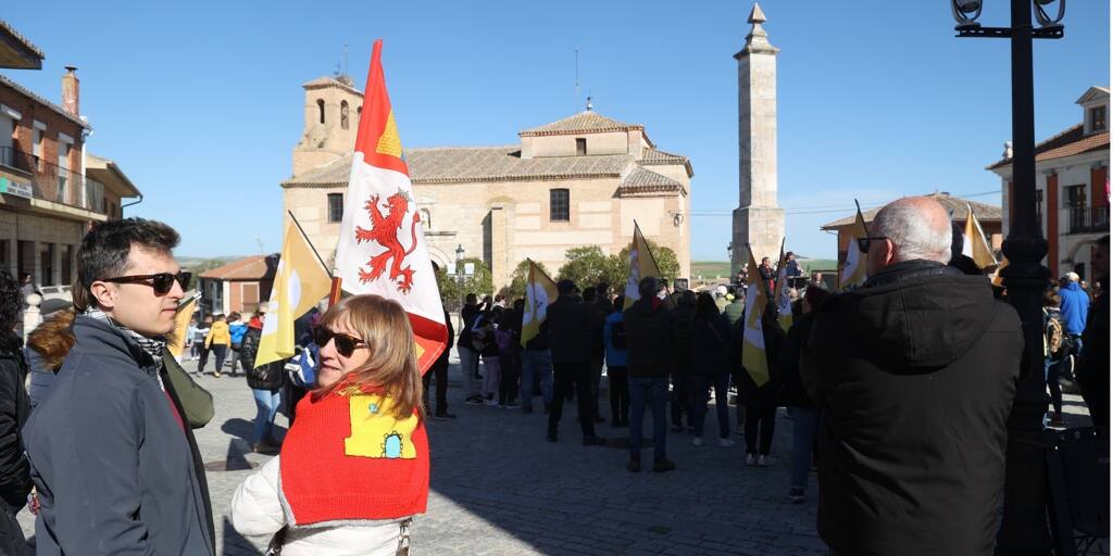 Unas 450 personas inician la fiesta del Día de la Comunidad en Villalar