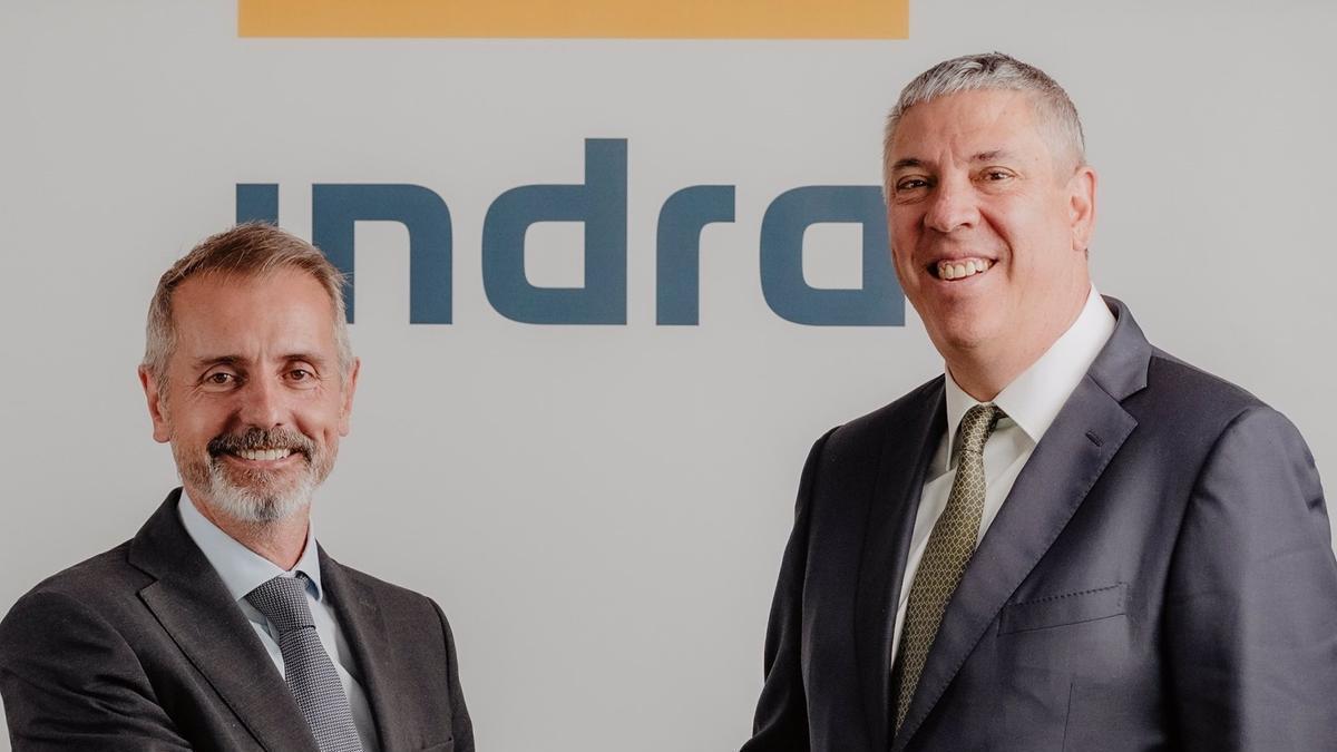 De izquierda a derecha: el presidente de Indra, Marc Murtra, y el nuevo consejero delegado de Indra, José Vicente de los Mozos.