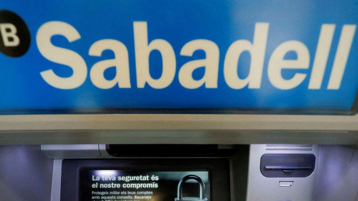 Un caixer automàtic del Sabadell a la ciutat de Barcelona.