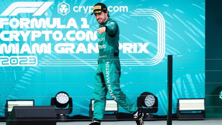Archivo - podium ALONSO Fernando (spa), Aston Martin F1 Team AMR23, portrait during the Formula 1 Crypto.com Miami Grand Prix 2023, 5th round of the 2023 Formula One World Championship from May 05 to 07, 2023 on the Miami International Autodrome, in Miami