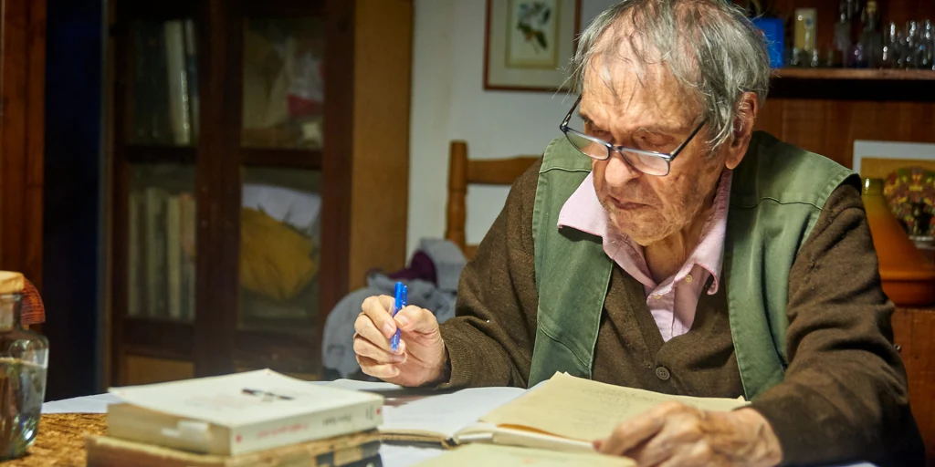 Rafael Cadenas:  «Leo mucho para llegar a la ignorancia»