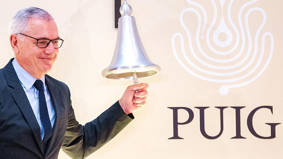Marc Puig toca la campana en la salida a bolsa de la compañía.