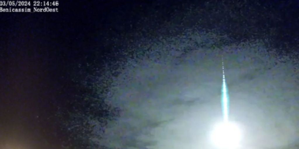Una bola de fuego más brillante que la luna llena atraviesa Valencia a 120.000 kilómetros por hora