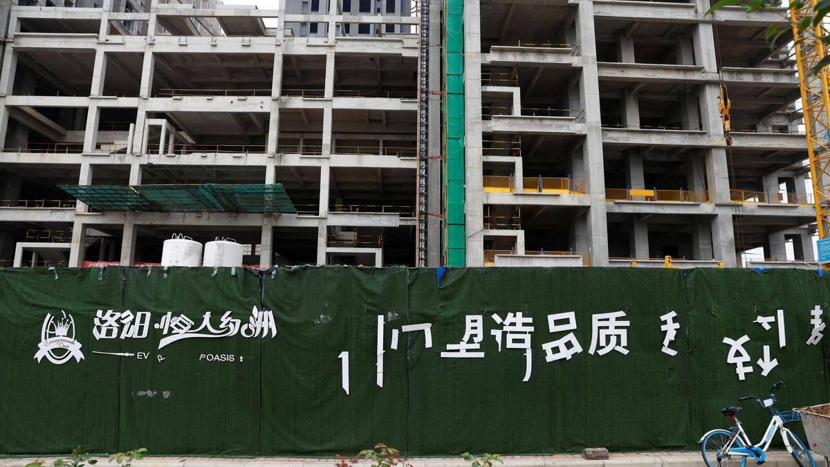 Un complejo de viviendas desarrollado por Evergrande Group, donde los edificios residenciales están sin terminar.