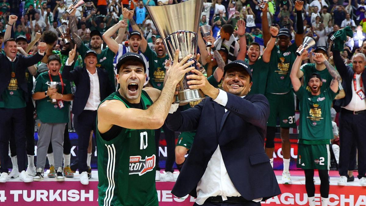 Sloukas y Ataman alzan el título de la Euroliga frente al Madrid en Berlín.