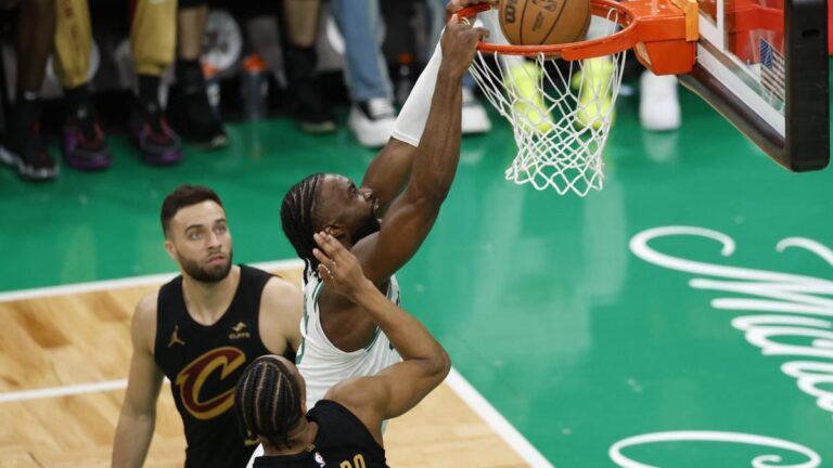 Los Celtics no dan opción a los Cavaliers.