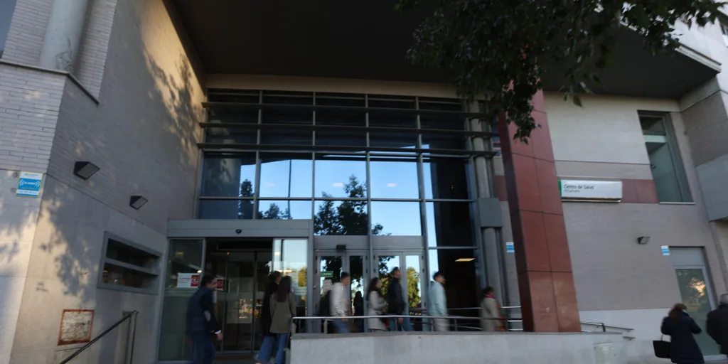 El número de sevillanos que deja plantado cada día a su médico de familia crece más de un 10% y asciende ya a 2.500