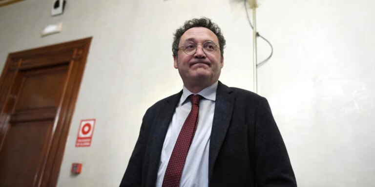 Las asociaciones piden el cese de García Ortiz «por respeto a la institución»