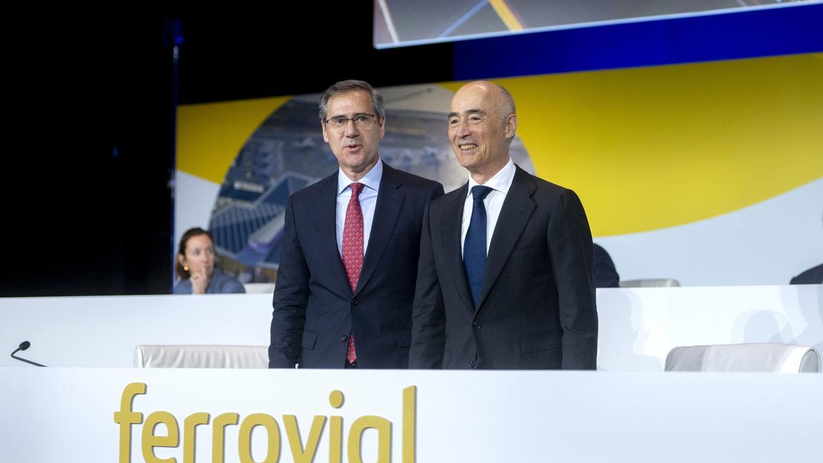 Archivo - El consejero delegado de Ferrovial, Ignacio Madridejos (i) y el presidente de Ferrovial, Rafael del Pino (d)