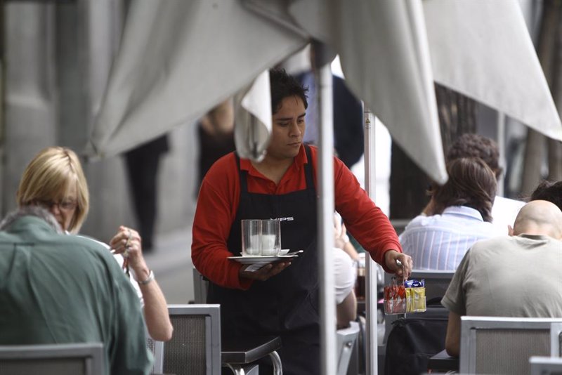 El sector servicios de EEUU se contrae por primera vez desde diciembre de 2022