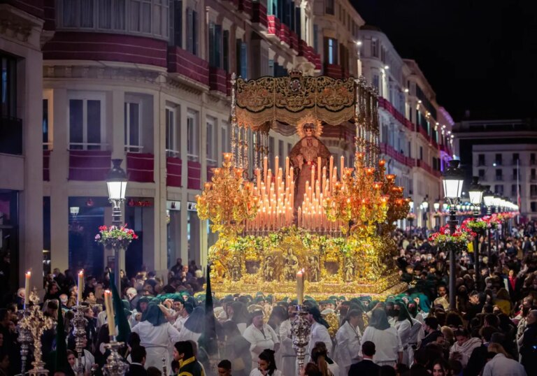 La Esperanza Málaga acepta por aclamación ir a Roma en 2025