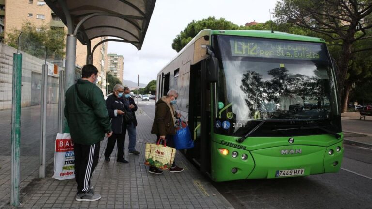 Un autobús de la línia LH2 de l’Hospitalet.