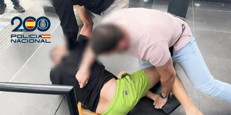 Descubren en un hotel de Benidorm a un violento fugitivo británico que usaba sistemas encriptados para vender droga