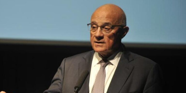 Banco Sabadell denuncia a BBVA ante la CNMV por vulnerar la ley de opas