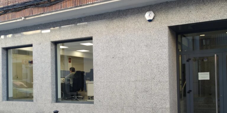 El juzgado escaparate abierto hace un mes que no tiene calabozos, ni sala de vistas ni intimidad