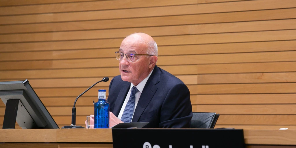 Vía judicial y un 'caballero blanco', alternativas de Banco Sabadell ante la opa