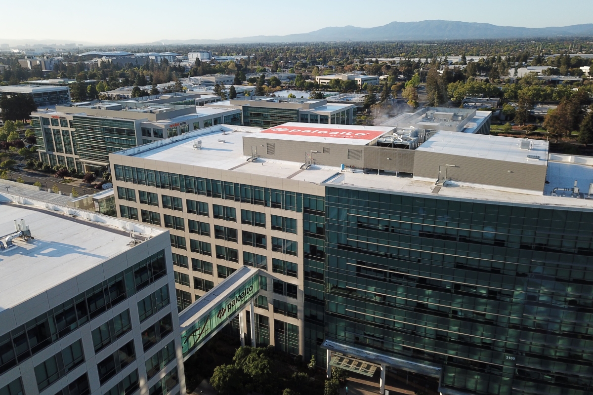 Palo Alto Networks cae: gana más de lo esperado, pero sus previsiones decepcionan